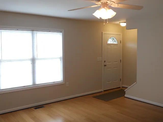 2 bed, 2.5 bath, 1200 sqft, $1,200 — Photo 3