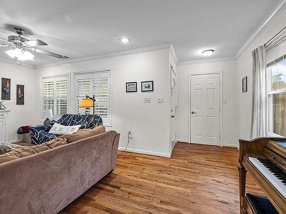 5th image of 102 Bonita Ave