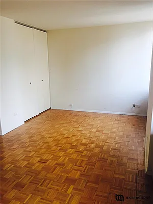 Rented by Batra Group Inc | media 6
