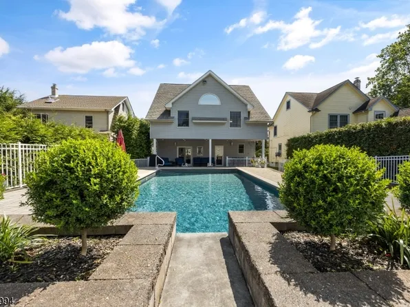 26 1St Ave, Hawthorne Boro, NJ 07506