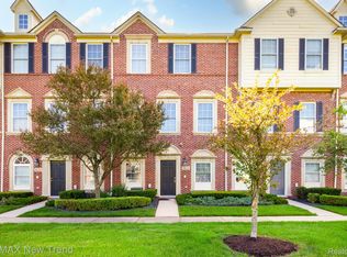 1611 E Lakeview Ln, Canton, MI 48187