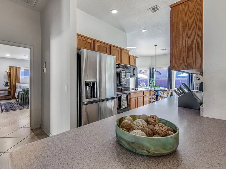 1800 Burgundy Dr — Photo 11