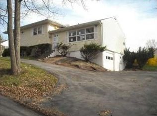 84 Madison Ave, Middletown, NY