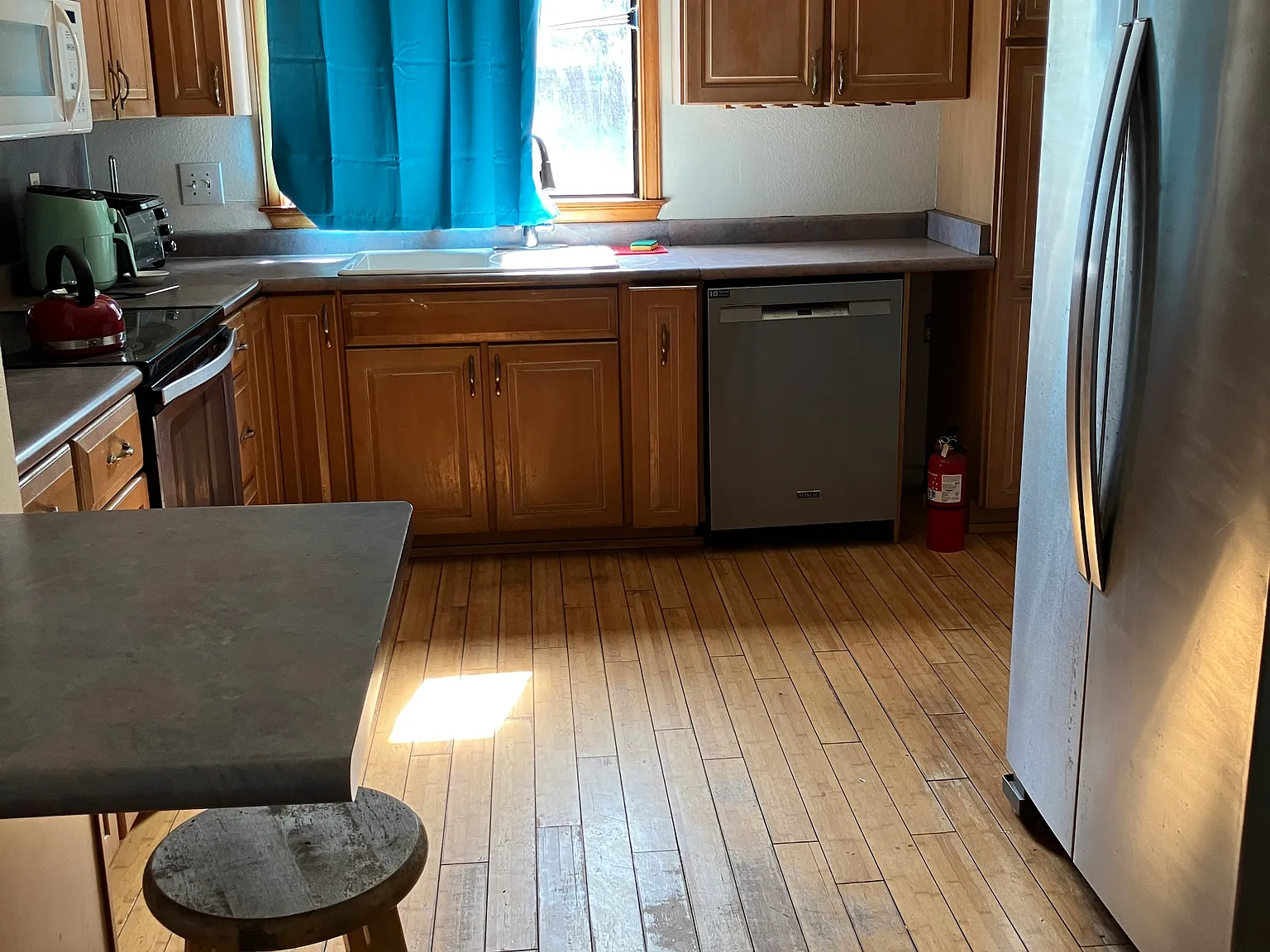 3 bed, 1000 sqft, $4,000 — Photo 2