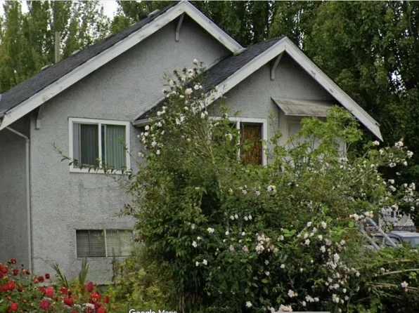 4105 Knight St, Vancouver, BC V5N 3M1