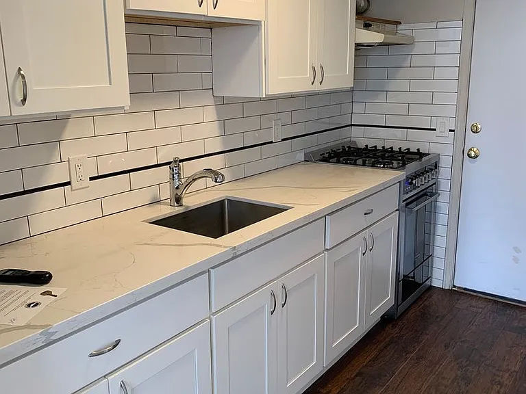 54 NW Lake Pl #A — Photo 3
