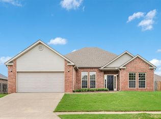 1302 Willow Bend Ave, Bentonville, AR 72713