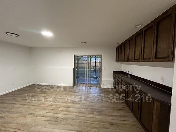 5th image of 3611 25th St SE