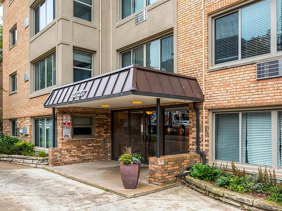 5th image of 2727 43rd St W #206