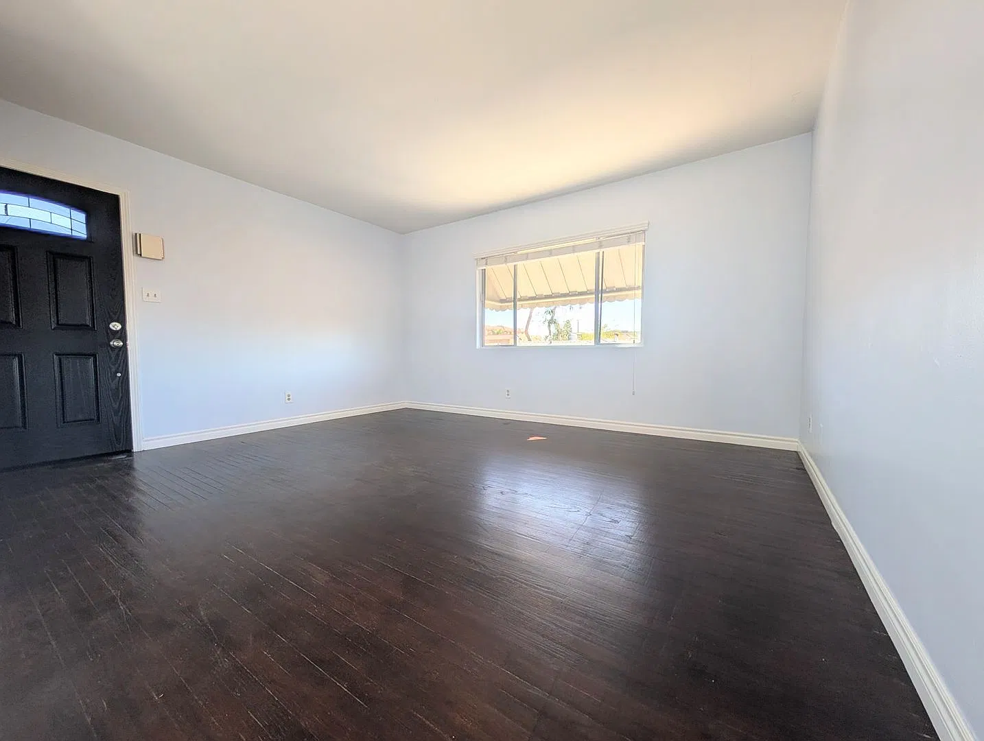 Spacious 2-bedroom 1-bath — Photo 4