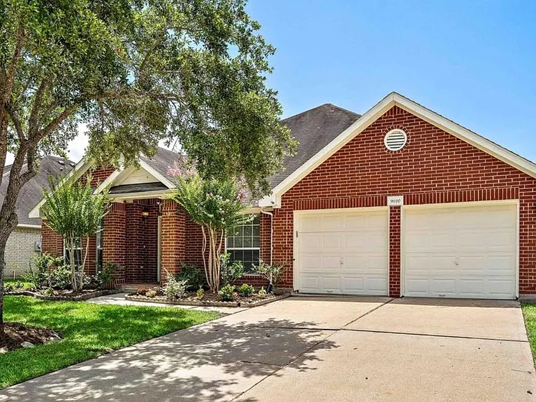 9010 Carriage Point Dr — Photo 1