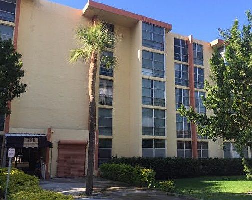 2nd image of 200 172nd St APT 509
