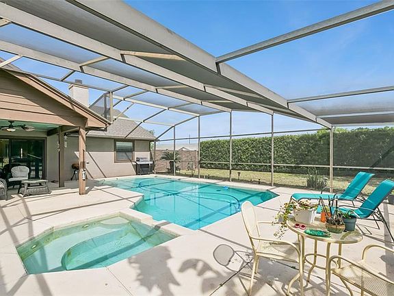 2nd image of 487 Autumn Oaks Pl