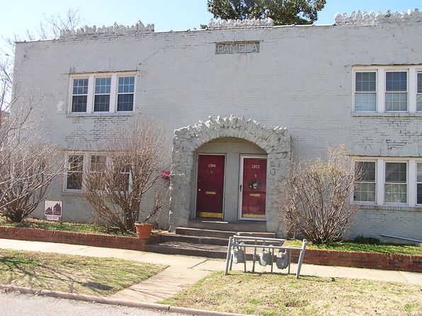 1202 S Saint Louis Ave