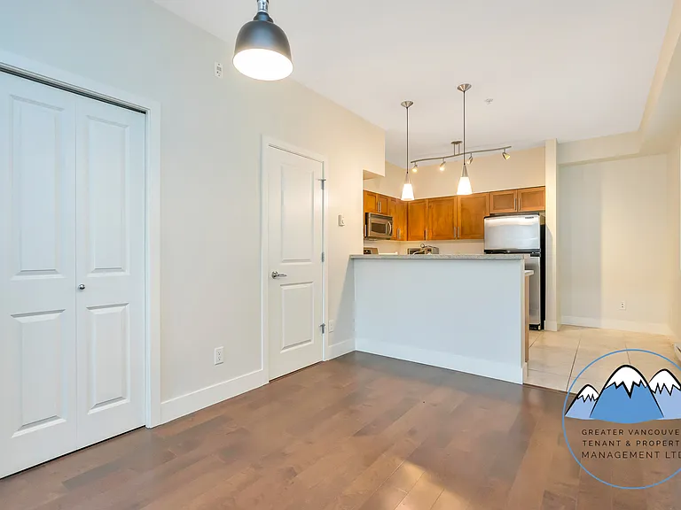 4458 Albert St #204 — Photo 6