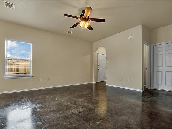 5th image of 162 Samuel Dr #B
