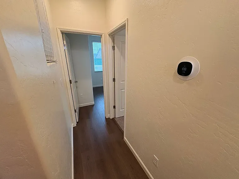 1604 Sidonia St — Photo 10