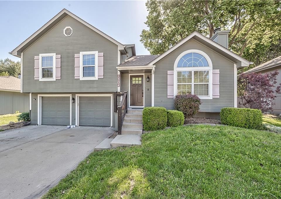 1st image of 1904 NW Harbor Pl