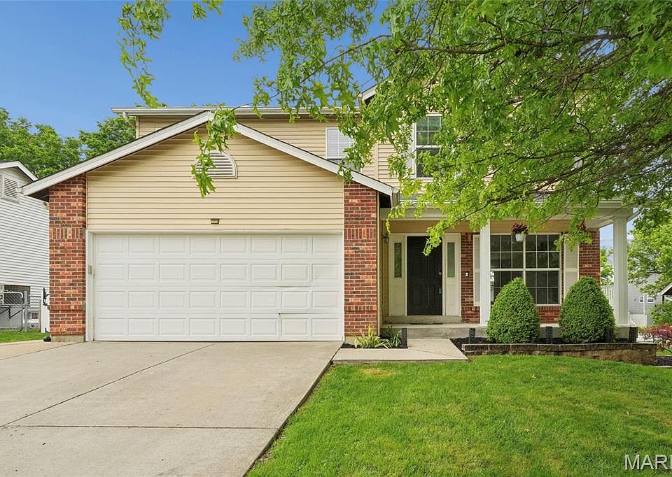1st image of 28 Fawn Oaks Dr