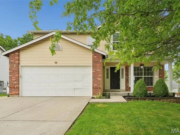 28 Fawn Oaks Dr, O'Fallon, MO 63366