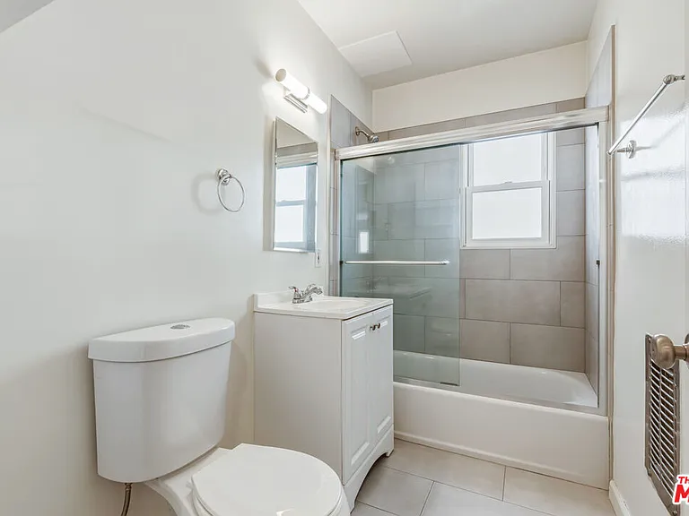 1643 N Formosa Ave #5 — Photo 18