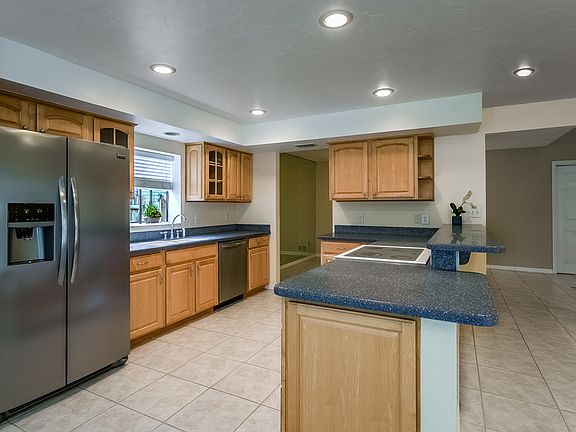 5th image of 3306 Pleasant Lake Dr