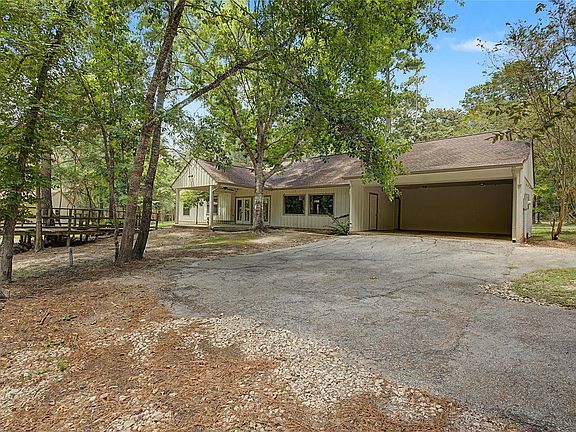 2nd image of 83 Dahlia Rd