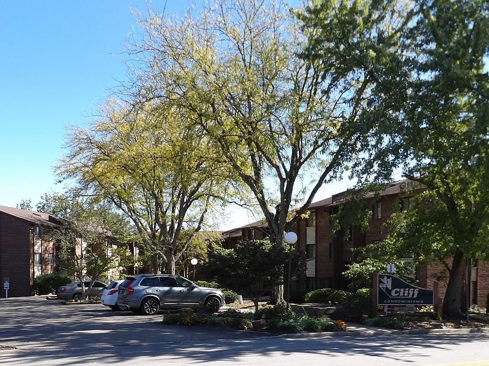 1st image of 454 Grand Ave #1