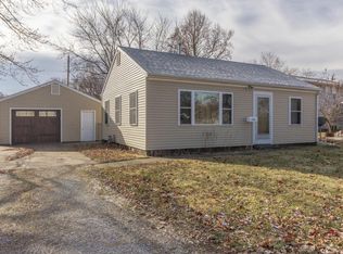 711 E Wilson St, Tuscola, IL
