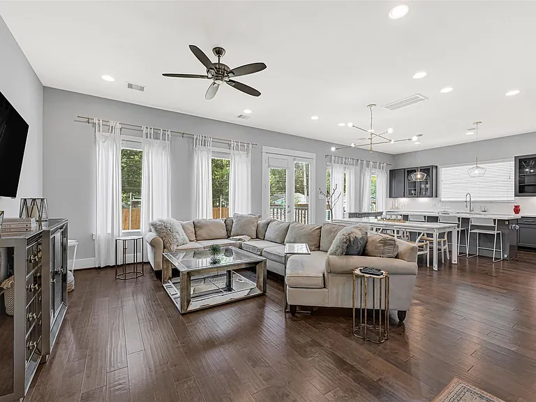 407 Yale Oaks Ln — Photo 4