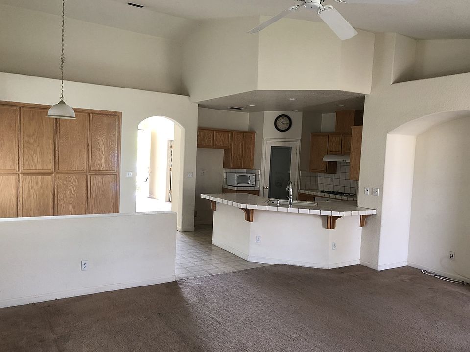 2nd image of 5475 Cooper Ct