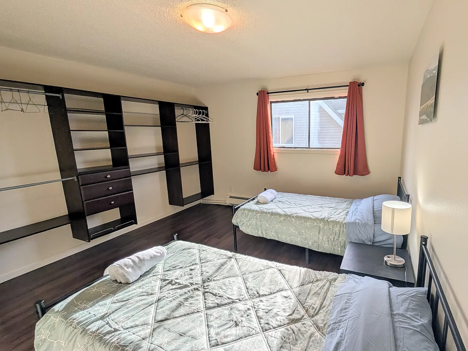 2 bed, 900 sqft, $1,995 — Photo 2