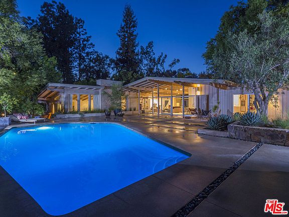 3rd image of 3248 Oakdell Ln