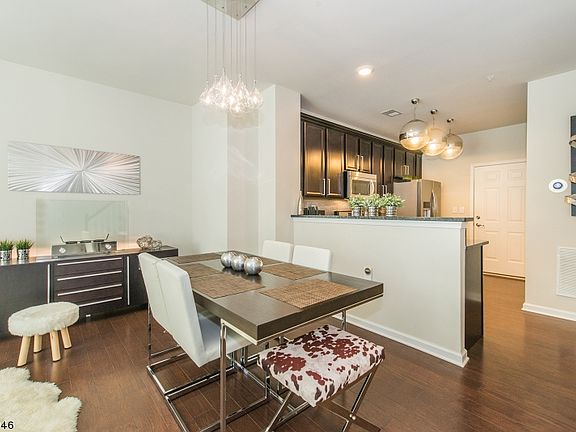 2nd image of 14 Jasmine Ln