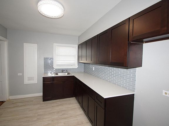 4th image of 724 E Grayson St #726-2