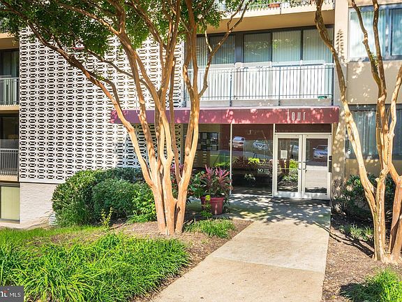 3rd image of 4 S Van Dorn St APT 206