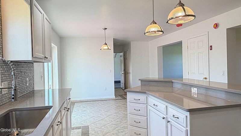 3rd image of 235 Gordinier Road