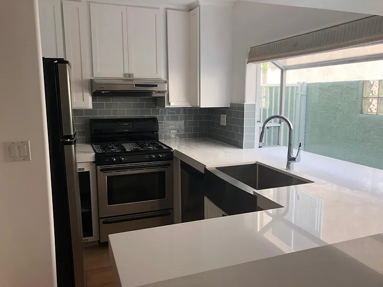 11946 Avon Way — Photo 2