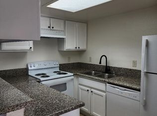 7917 S Laurelglen Blvd #B, Bakersfield, CA 93309