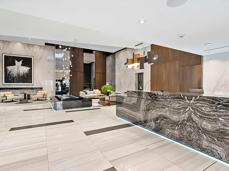 1100 Biscayne Blvd #5802 — Photo 19