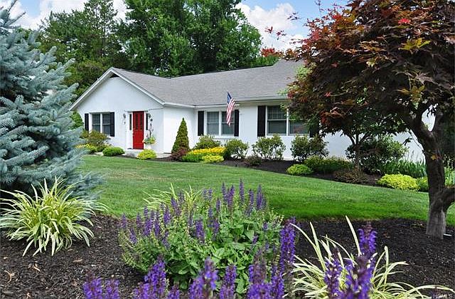 1st image of 7 Divney Ln