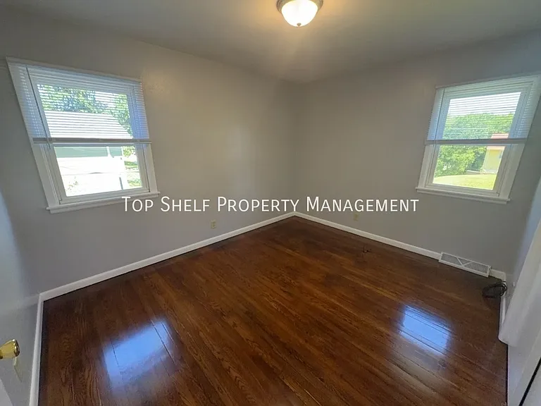 2752 Holcomb Ave — Photo 7