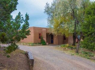 19 Espira Ct, Santa Fe, NM 87508
