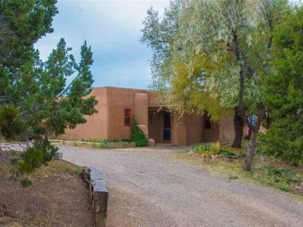19 Espira Ct, Santa Fe, NM 87508