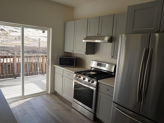2nd image of 3582 Mashie Ct