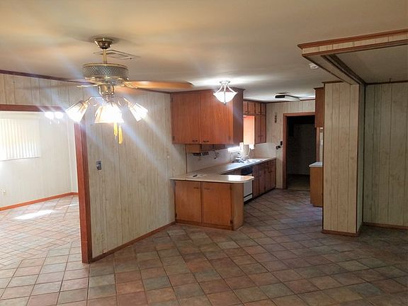 3rd image of 708 S 5th St