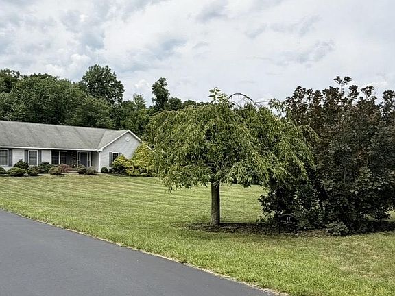 3rd image of 44 Beaver Valley Ct