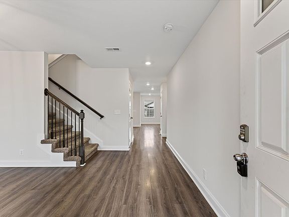 5th image of 214 Copeland Rd