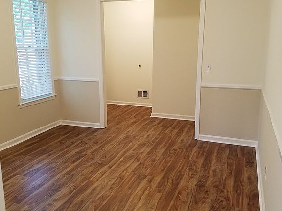 Formal dining to foyer