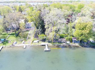 34129 N South Circle Dr, Grayslake, IL 60030